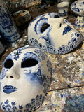 Venetiaans carnaval · Handbeschilderd masker in Delftsblauw